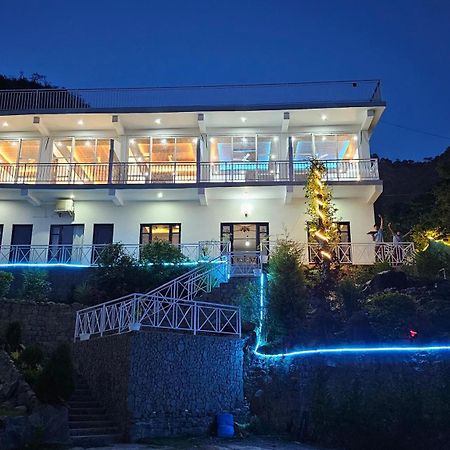 Hotel On The Rocks Kasauli Exteriér fotografie